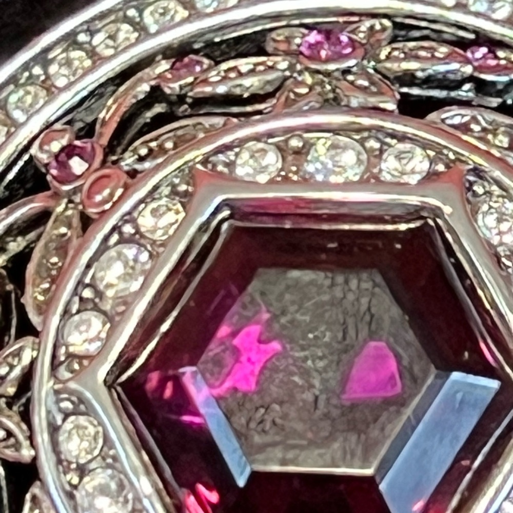 Joan Rivers brooch - Picture 8 of 8